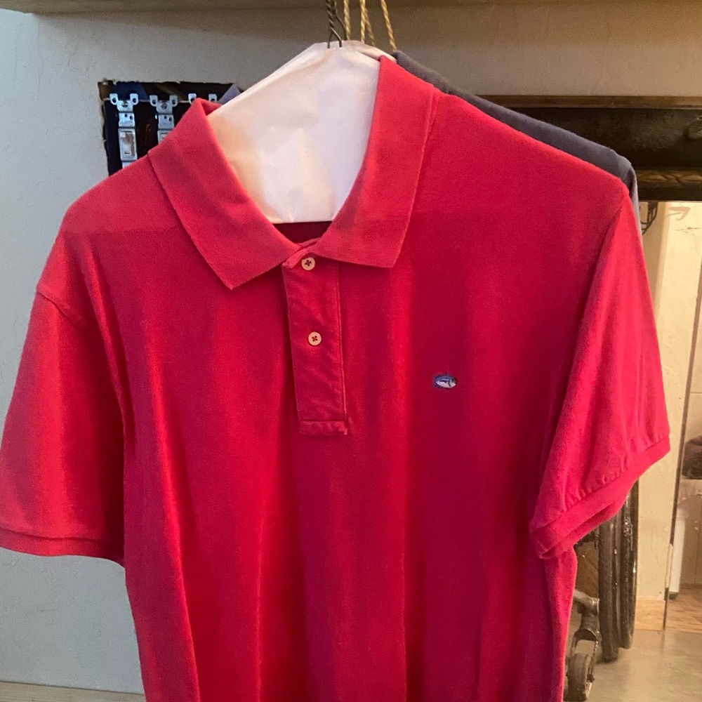 Men’s Southern Tide Skipjack Polo in a size Large